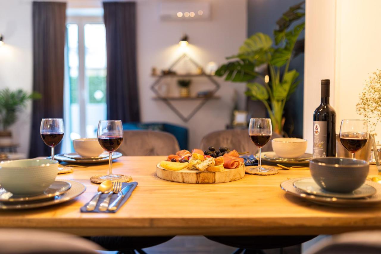 Oasis Luxury Apartment With Terrarce And Jacuzzi Split Eksteriør billede